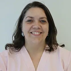 Fotografia da formanda Andrea Pereira, formanda do Curso de Auxiliar de Ação Educativa