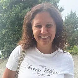 Fotografia da formanda Ana Freitas, formanda do Curso de Auxiliar de Ação Educativa