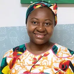 Fotografia da formanda Áurea Paulo, formanda do Curso de Auxiliar de Ação Educativa