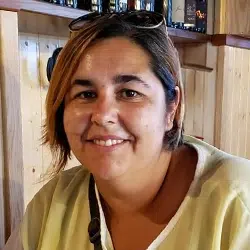 Fotografia da formanda Célia Vitorino, formanda do Curso de Assistente de Contabilidade