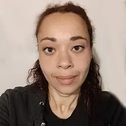 Fotografia da formanda Joana Pinheiro, formanda do Curso de Conclusão do 9º Ano e/ou 12º Ano