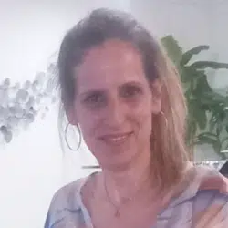 Fotografia da formanda Maria José Barros, formanda do Curso de Auxiliar de Ação Educativa