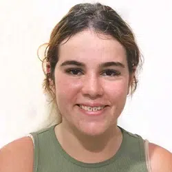 Fotografia da formanda Rosalinda Araújo, formanda do Curso de Conclusão do 9º Ano e/ou 12º Ano