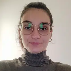 Fotografia da formanda Inês Jeremias, formanda do Curso de Auxiliar de Ação Educativa