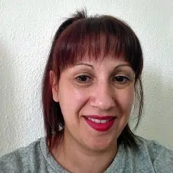 Fotografia da formanda Telma Mointeiro, formanda do Curso de Auxiliar de Reabilitação e Fisioterapia