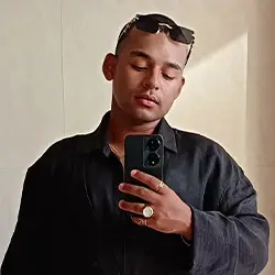 Fotografia do formando Vitor Matildes, formando do Curso de Conclusão do 9º Ano e/ou 12º Ano