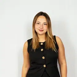 Fotografia da formanda Carolina Brito, do curso Assistente de Gestão de Recursos Humanos