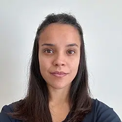 Fotografia da formanda Marina Alves, do curso Auxiliar Ação Educativa